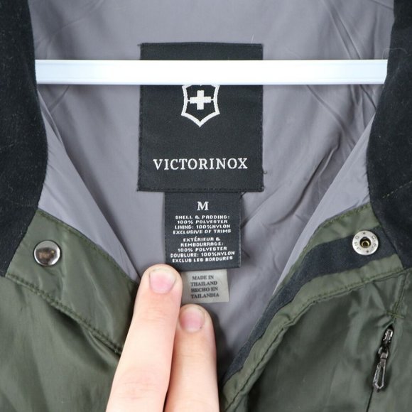 Victorinox Lightweight Insulated Button Jacket - Picture 5 of 8